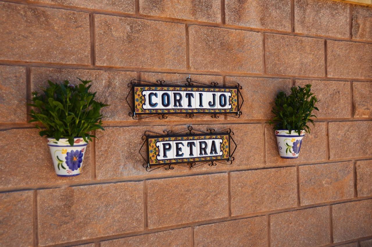 Bed and Breakfast Cortijo Petra Villanueva del Rosario Exterior foto