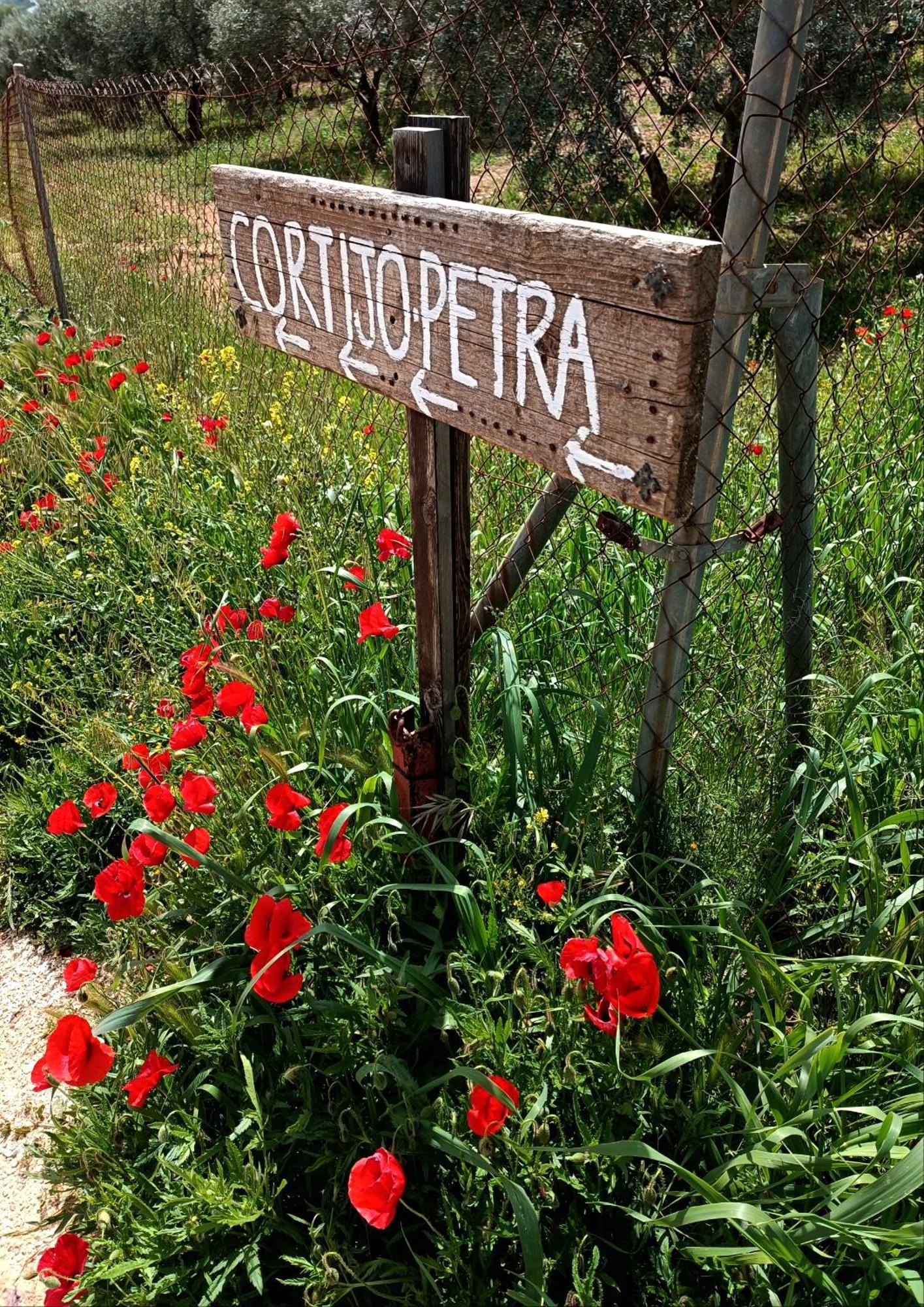 Bed and Breakfast Cortijo Petra Villanueva del Rosario Exterior foto