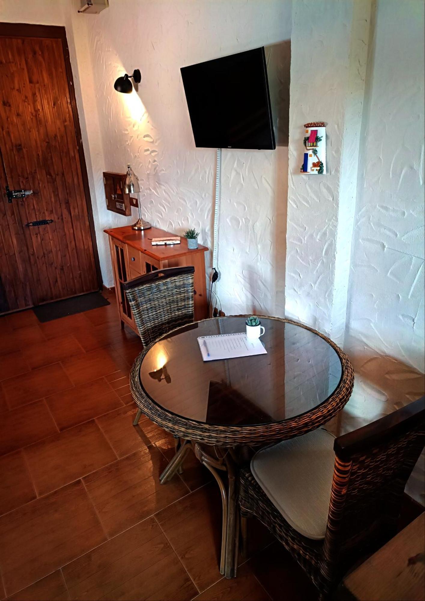 Bed and Breakfast Cortijo Petra Villanueva del Rosario Exterior foto